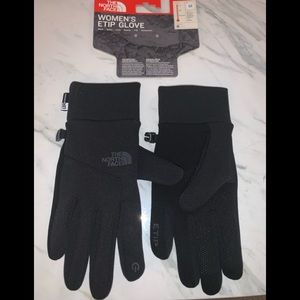 North face women’s Etip glove. Brand new.